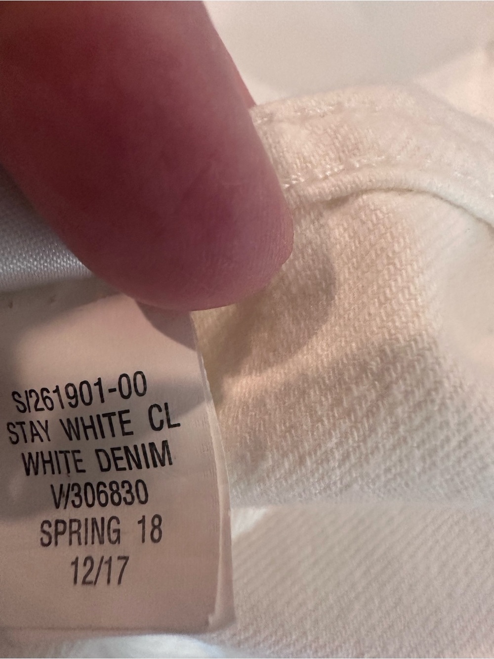 Banana Republic off White Denim Jacket - Classic Button Front. Size Small. - Picture 7 of 7